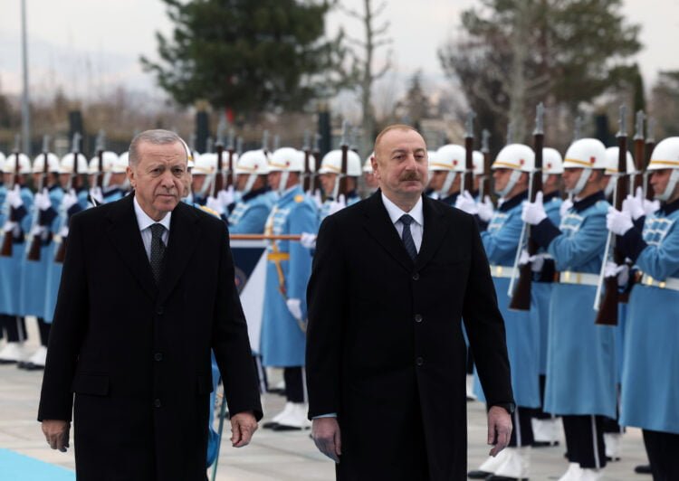 Cumhurbaşkanı Recep Tayyip Erdoğan, Türkiye'ye resmi ziyarette bulunan Azerbaycan Cumhurbaşkanı İlham Aliyev'i Cumhurbaşkanlığı Külliyesi'nde resmi törenle karşıladı. ( Mustafa Kamacı - Anadolu Ajansı )